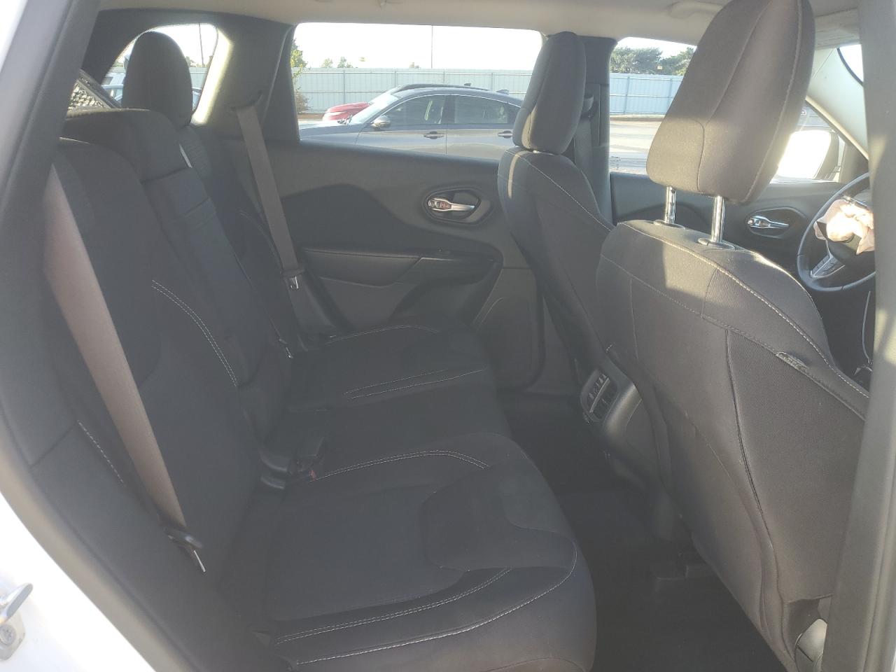 2016 Jeep Grand Cherokee VIN 1C4PJLCB3GW126340 Copart auction photo, front end / minor dent/scratches damage thumbnail 11