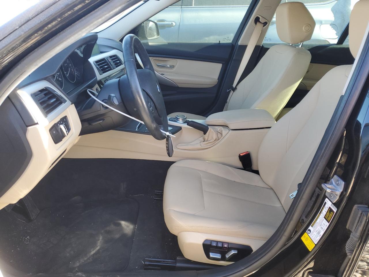 2018 BMW 3er VIN WBA8E1G55JNU91579 Copart auction photo, front end / minor dent/scratches damage thumbnail 7