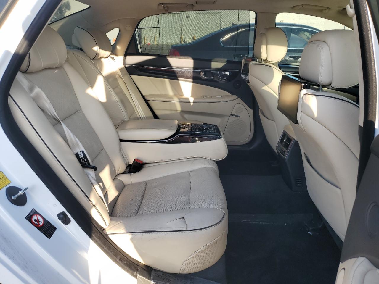 2015 Hyundai Equus VIN KMHGH4JH1FU094339 Copart auction photo, burn damage thumbnail 10