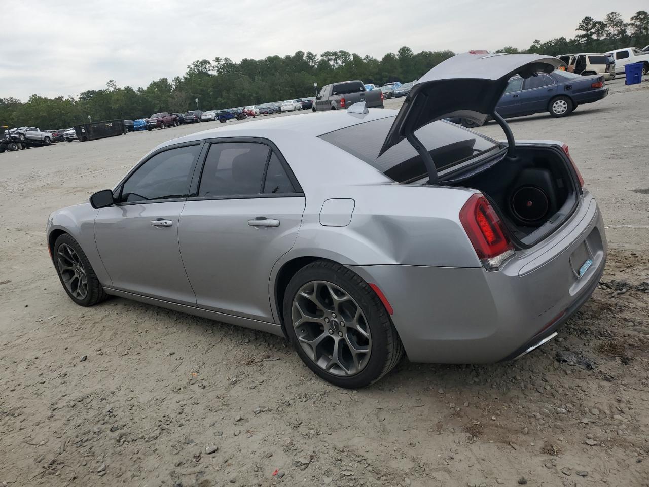 2015 Chrysler 300 VIN 2C3CCABG5FH786424 Copart auction photo, rear end damage thumbnail 2
