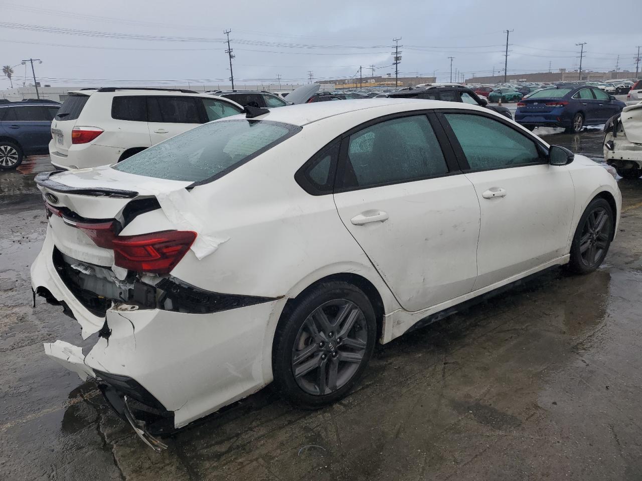 2021 KIA Forte VIN 3KPF34AD2ME339351 Copart auction photo, all over damage thumbnail 3