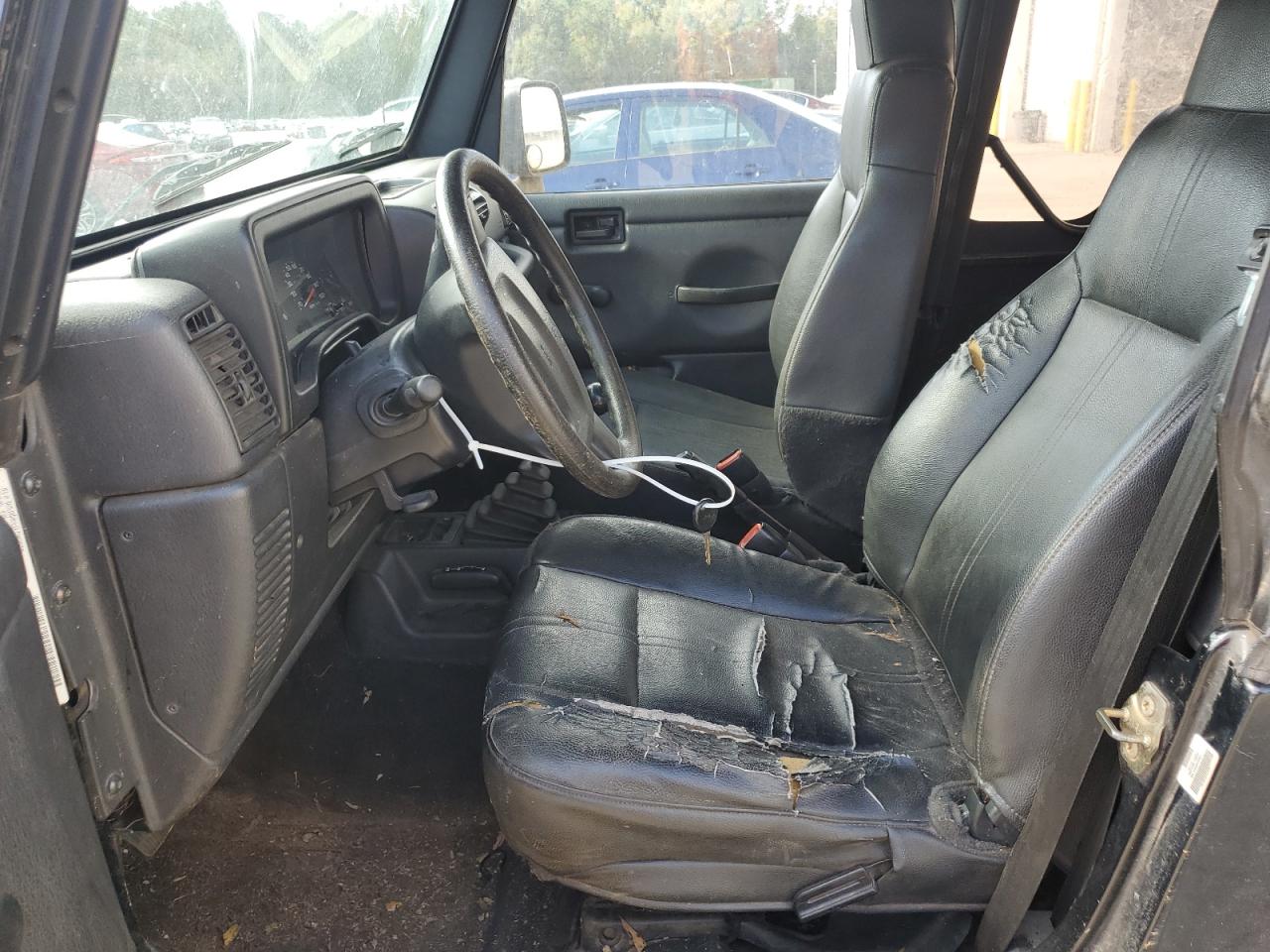 2004 Jeep Wrangler VIN 1J4FA29114P705640 Copart auction photo, front end damage thumbnail 7