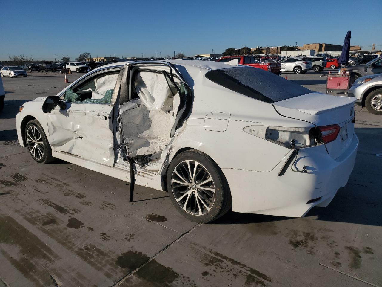 2020 Toyota Camry VIN 4T1M11AK0LU936861 Copart auction photo, side / rear end damage thumbnail 2