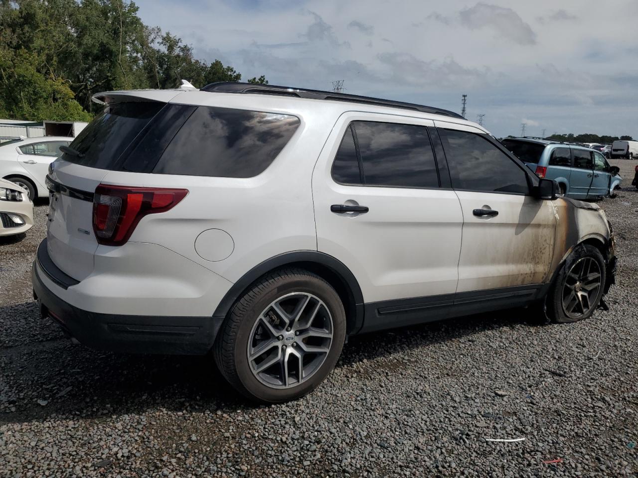 2018 Ford Explorer VIN 1FM5K8GT3JGC87160 Copart auction photo, burn - engine / burn - interior damage thumbnail 3