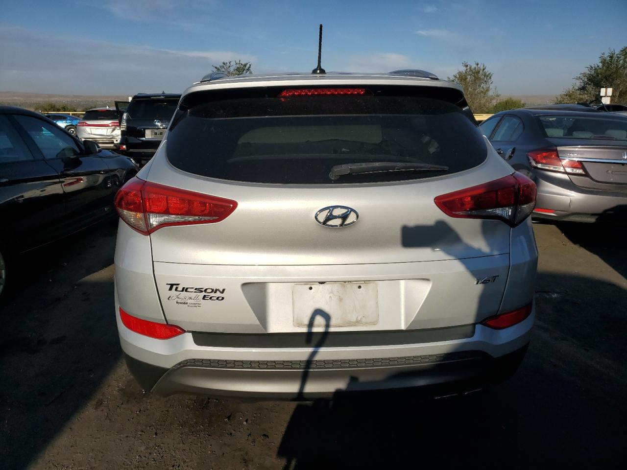 2016 Hyundai Tucson VIN KM8J33A25GU233593 Copart auction photo, partial repair damage thumbnail 6