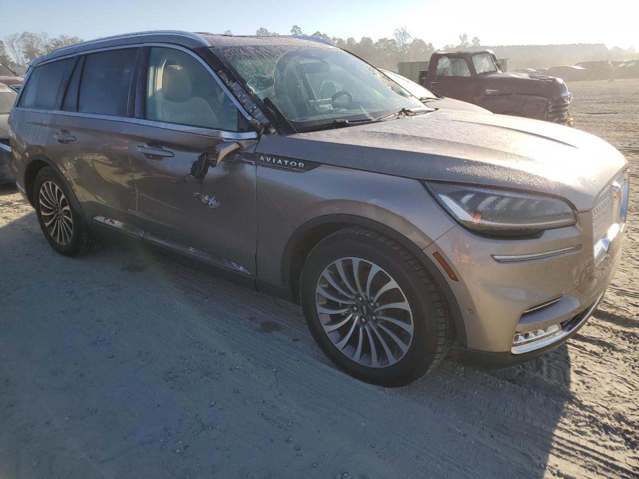 2020 Lincoln Aviator VIN 5LM5J7WC7LGL26458 Copart auction photo, all over damage thumbnail 4