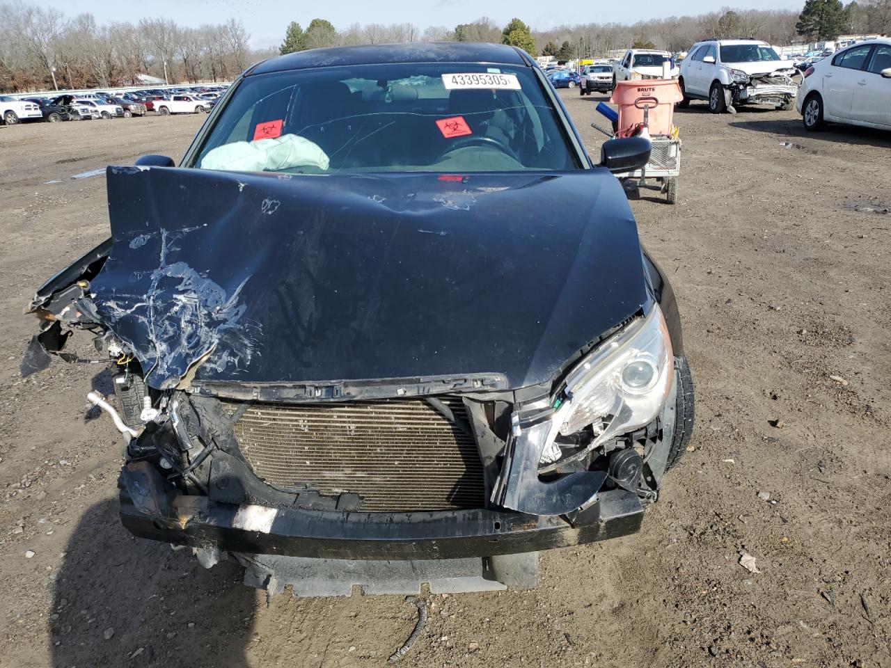 2014 Chrysler 200 VIN 1C3CCBBGXEN119599 Copart auction photo, front end / minor dent/scratches damage thumbnail 5