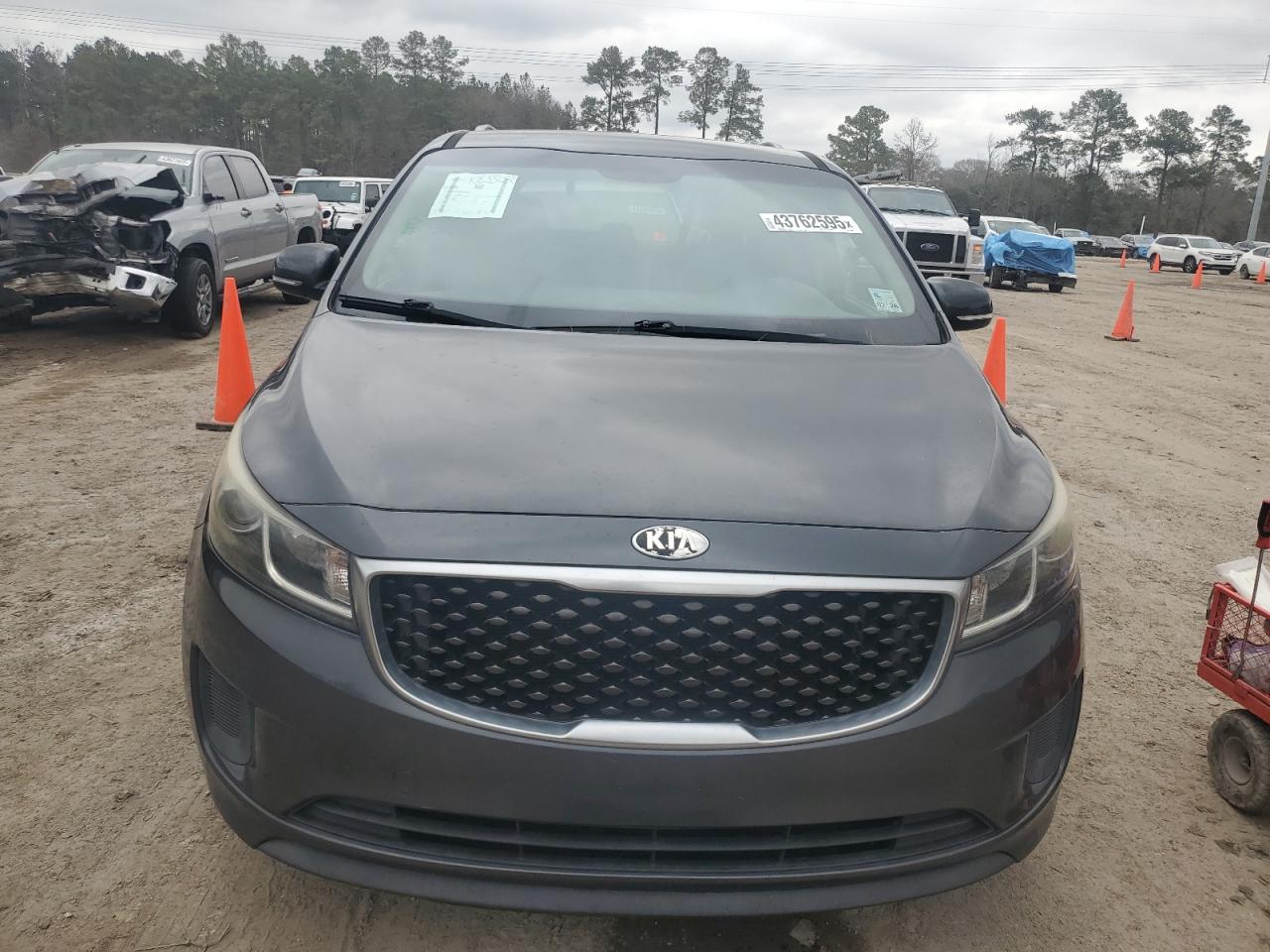 2015 KIA Sedona VIN KNDMB5C16F6048864 Copart auction photo, all over damage thumbnail 5