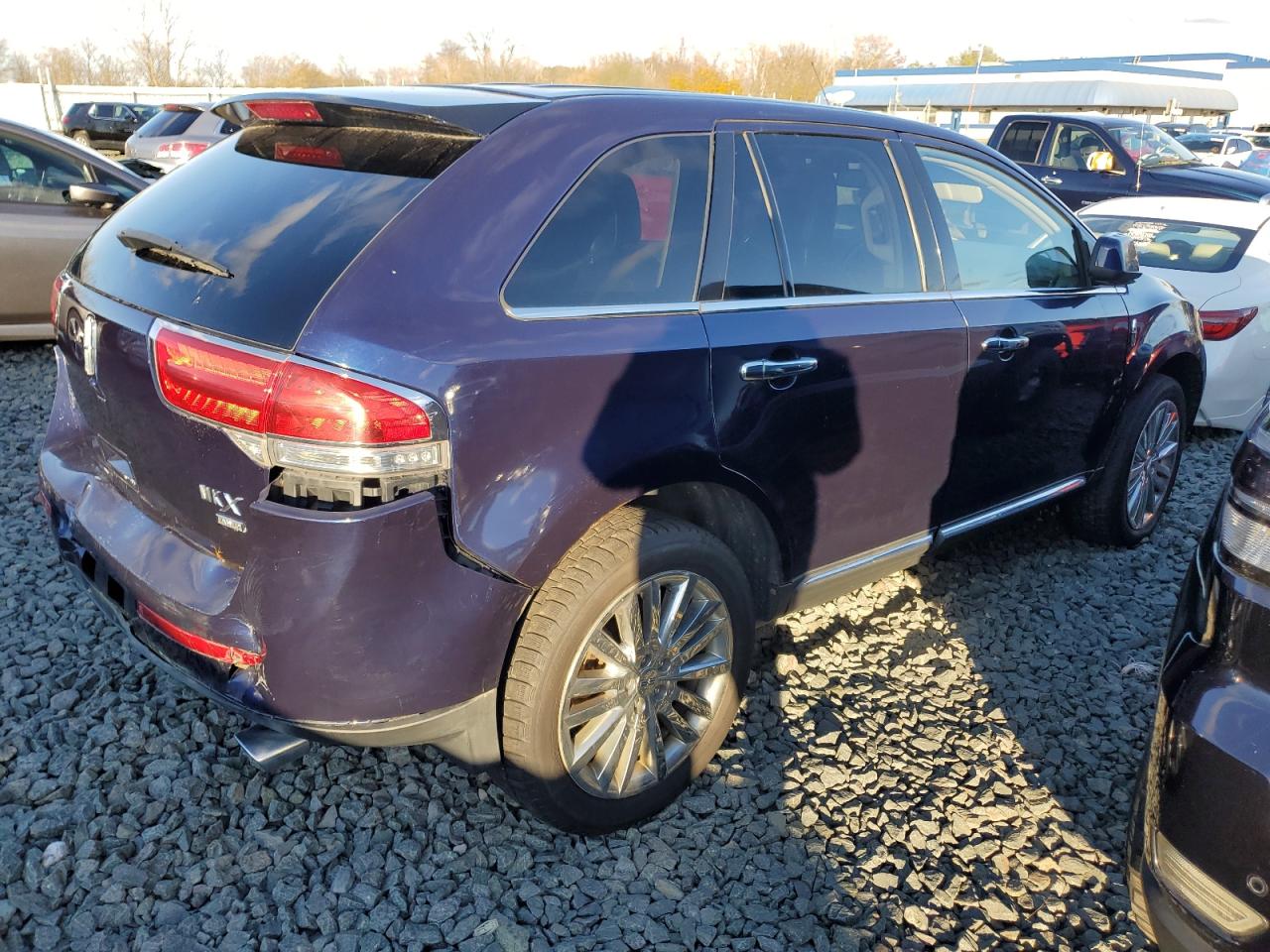 2011 Lincoln MKX VIN 2LMDJ8JK8BBJ13208 Copart auction photo, rear end damage thumbnail 3