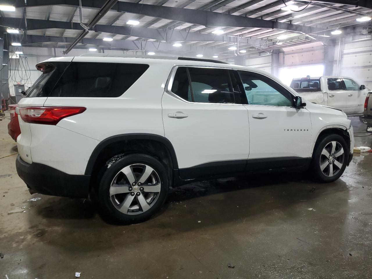 2018 Chevrolet Traverse VIN 1GNEVHKW2JJ108808 Copart auction photo, front end damage thumbnail 3