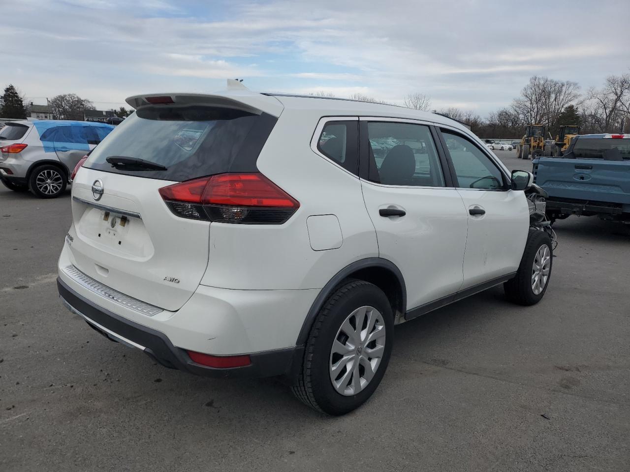 2017 Nissan Rogue VIN KNMAT2MV3HP603993 Copart auction photo, front end damage thumbnail 3