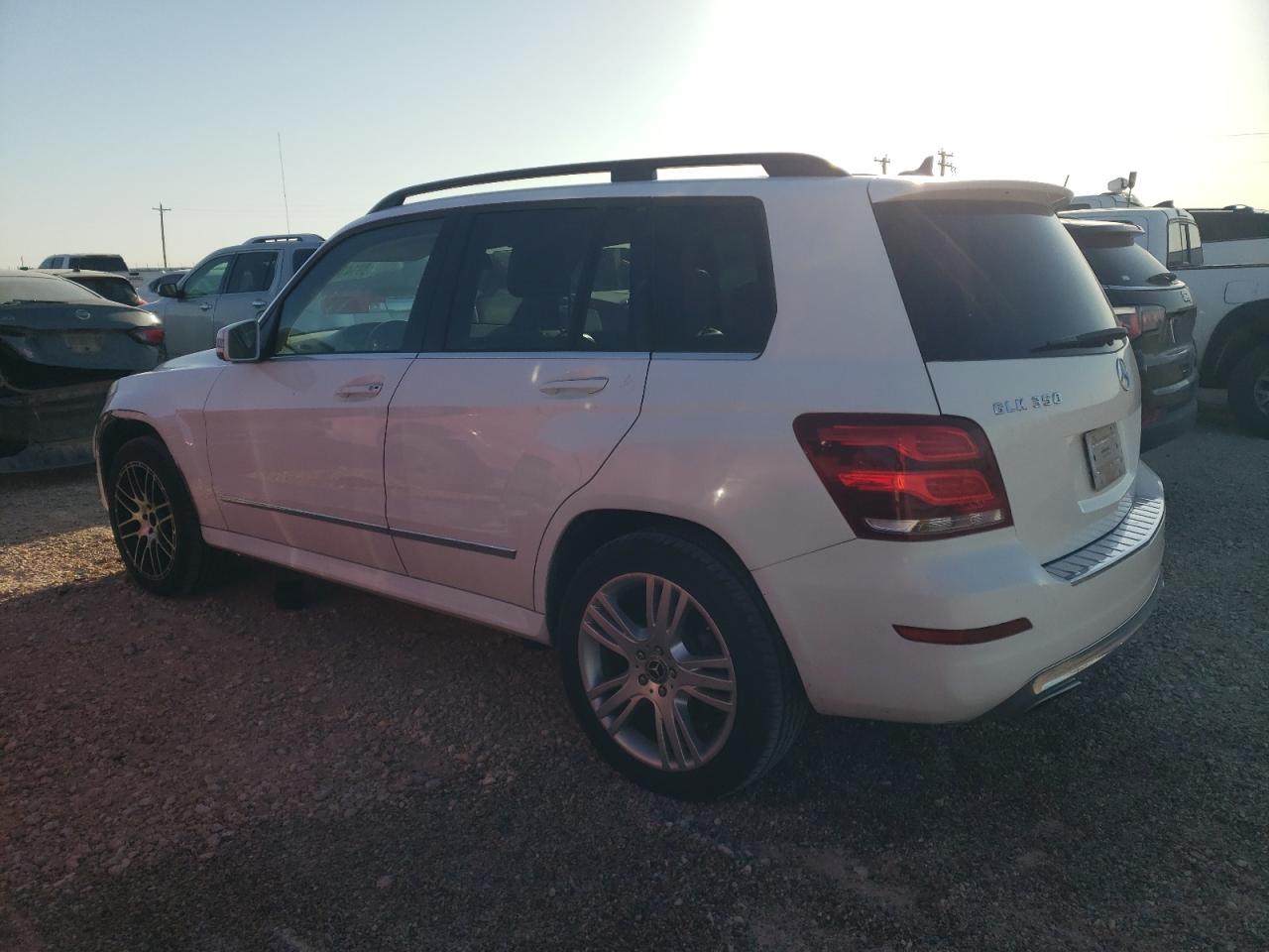 2014 Mercedes-Benz GLK-klasse VIN WDCGG5HB9EG281575 Copart auction photo, minor dent/scratches damage thumbnail 2