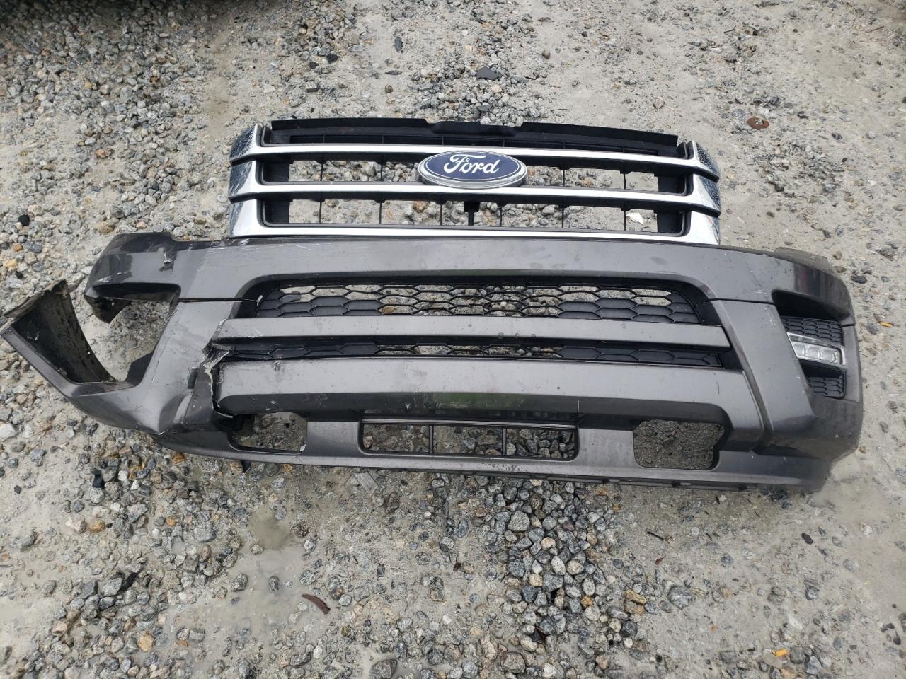 2015 Ford Expedition VIN 1FMJK1HT0FEF00637 Copart auction photo, front end / minor dent/scratches damage thumbnail 13