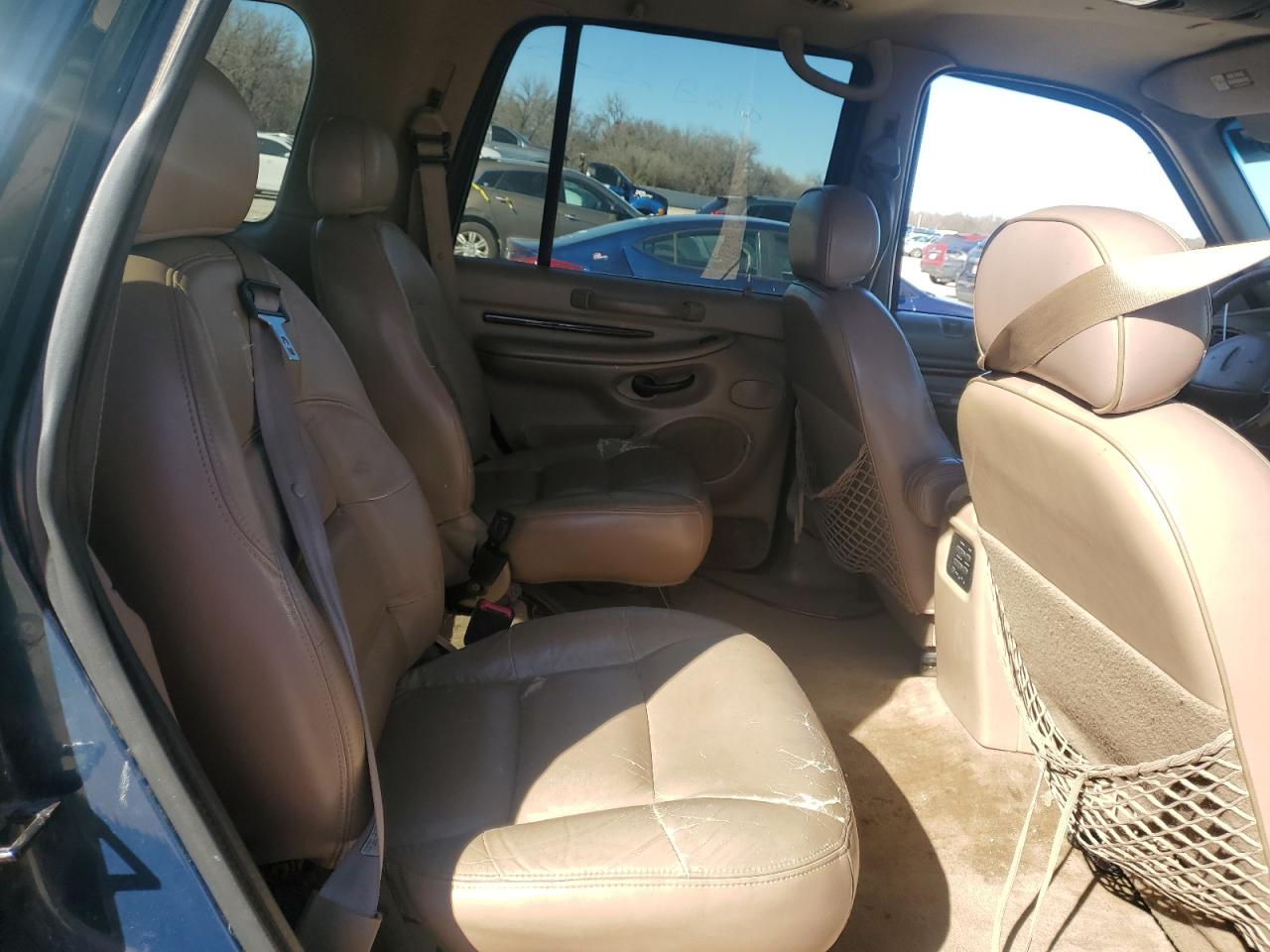 1998 Lincoln Navigator VIN 5LMRU27LXWLJ16961 Copart auction photo, normal wear damage thumbnail 11