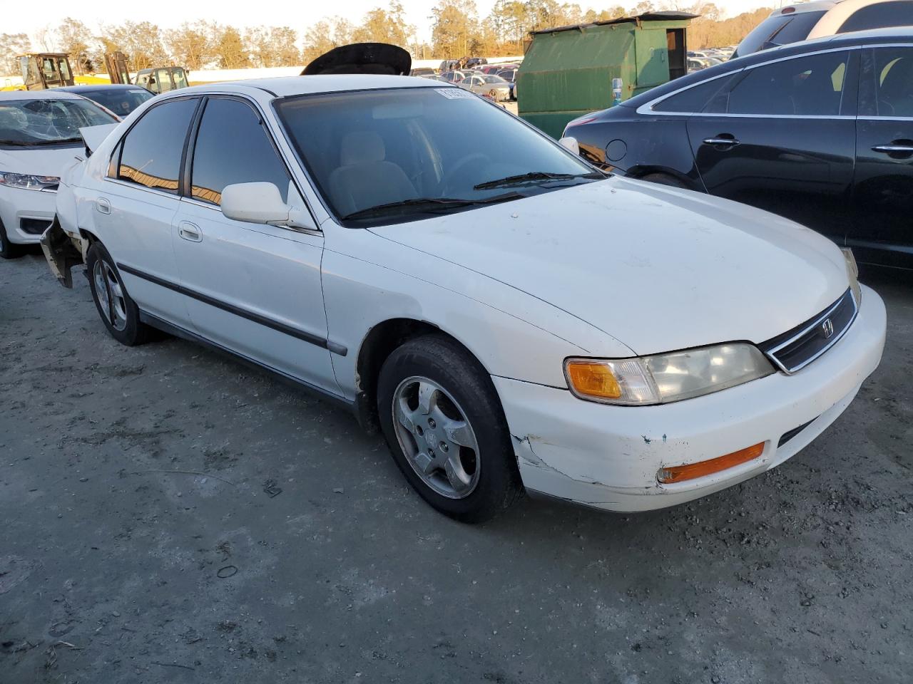 1996 Honda Accord VIN 1HGCD5538TA067396 Copart auction photo, rear end damage thumbnail 4
