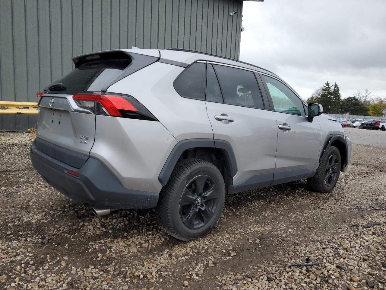 2020 Toyota RAV 4 VIN 2T3P1RFV4LC083548 Copart auction photo, front end damage thumbnail 3