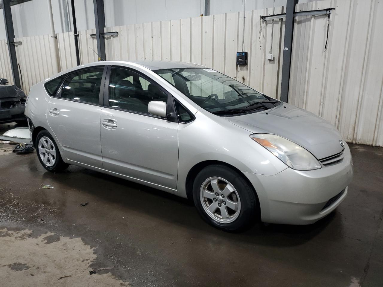 2004 Toyota Prius VIN JTDKB20U640027386 Copart auction photo, rear end / front end damage thumbnail 4