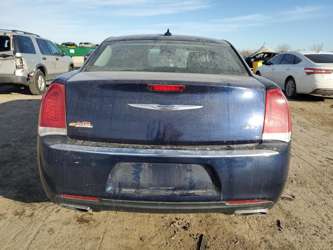 2016 Chrysler 300 VIN 2C3CCAAG2GH311168 Copart auction photo, front end / minor dent/scratches damage thumbnail 6