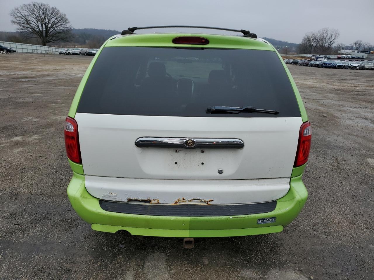 2007 Chrysler Town & Country VIN 2A4GP54L67R302849 Copart auction photo, front end damage thumbnail 6