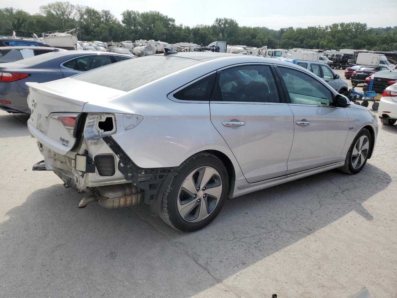 2016 Hyundai Sonata VIN KMHE34L17GA016723 Copart auction photo, rear end damage thumbnail 3