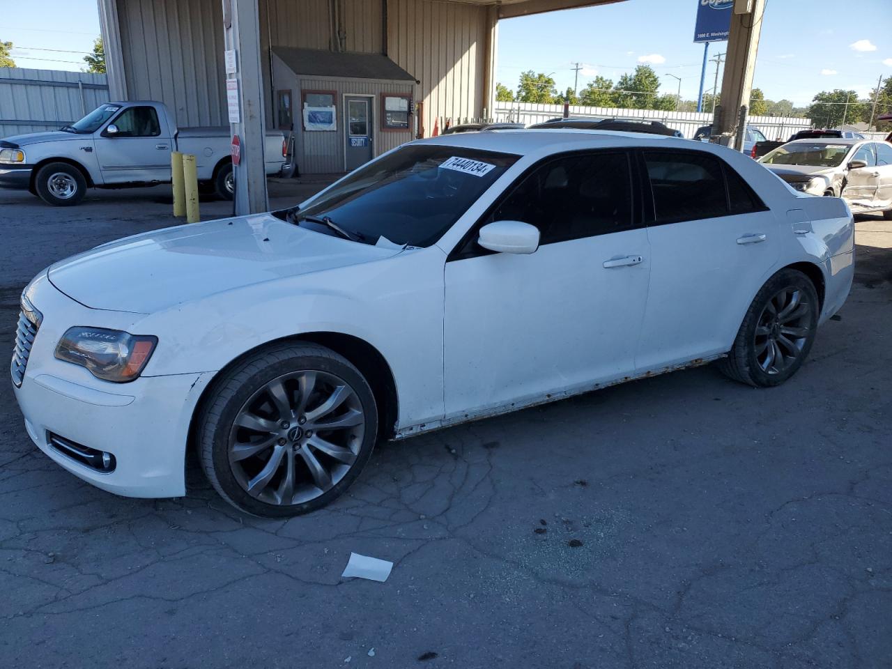 2014 Chrysler 300 VIN 2C3CCABG2EH344747