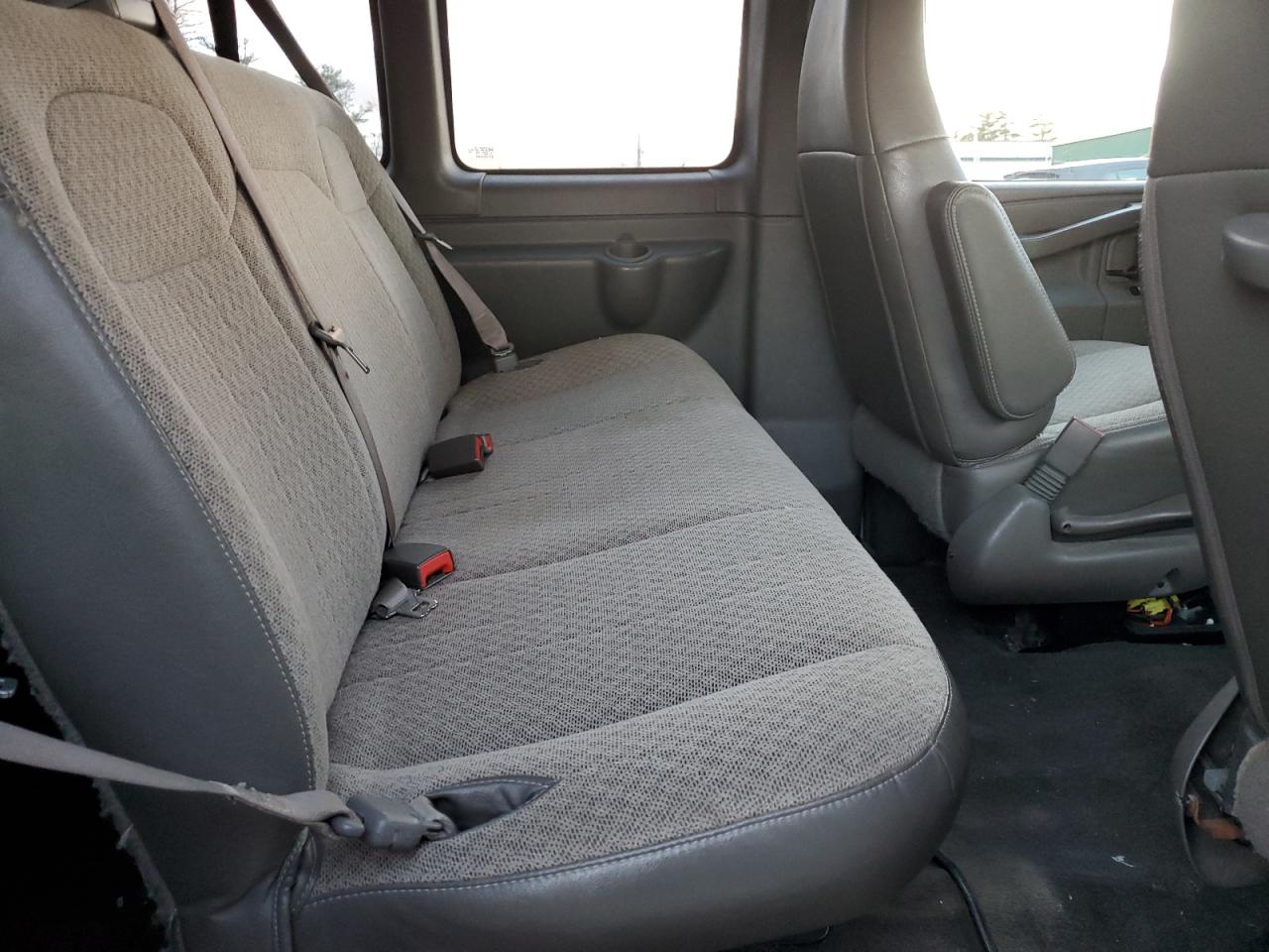 2017 Chevrolet Express VIN 1GAZGPFG8H1199605 Copart auction photo, front end / minor dent/scratches damage thumbnail 12