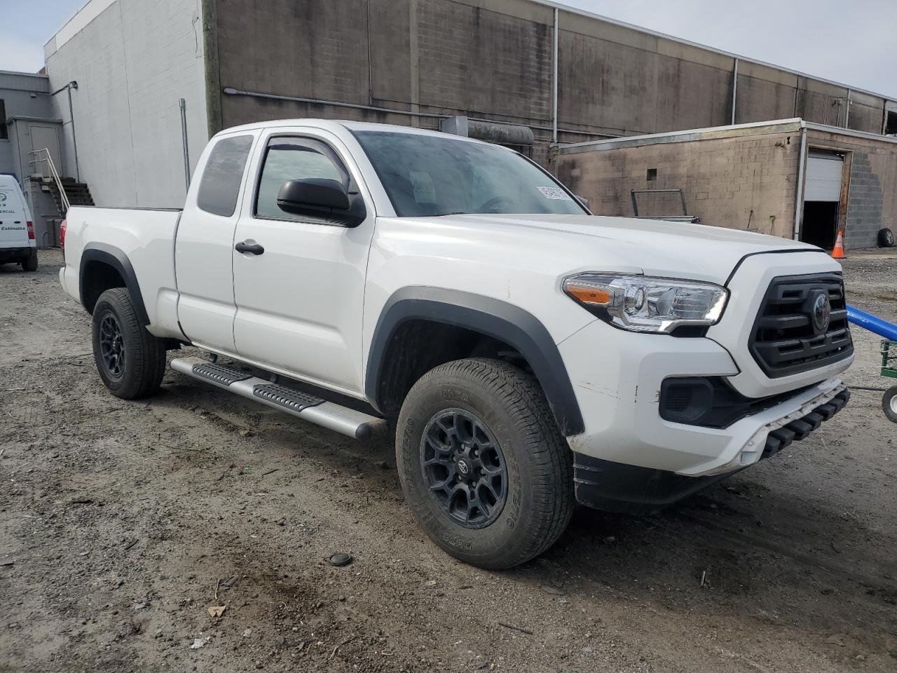 2019 Toyota Tacoma VIN 5TFSX5ENXKX071061 Copart auction photo, front end / rear end damage thumbnail 4