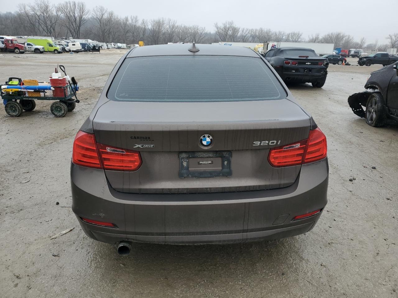 2015 BMW 3er VIN WBA3C3C57FK201191 Copart auction photo, front end / top/roof damage thumbnail 6