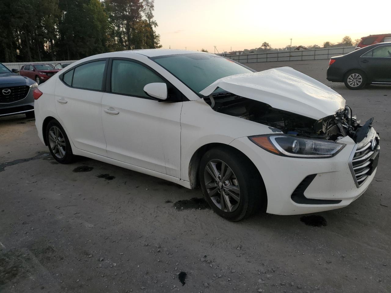 2018 Hyundai Elantra VIN 5NPD84LF0JH318304 Copart auction photo, front end / side damage thumbnail 4