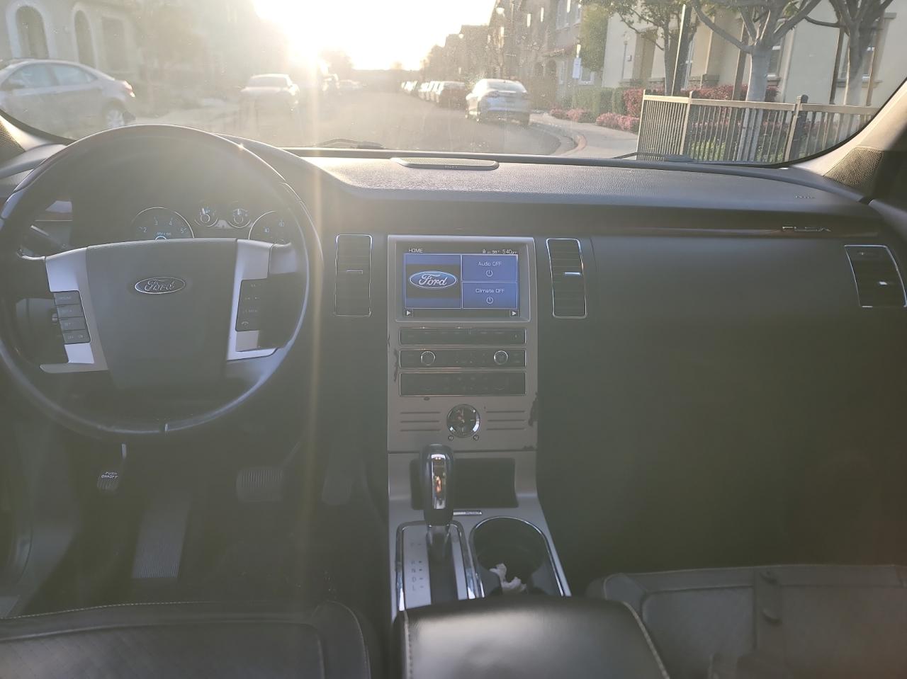 2011 Ford Flex VIN 2FMGK5DC1BBD25652 Copart auction photo, minor dent/scratches / normal wear damage thumbnail 9