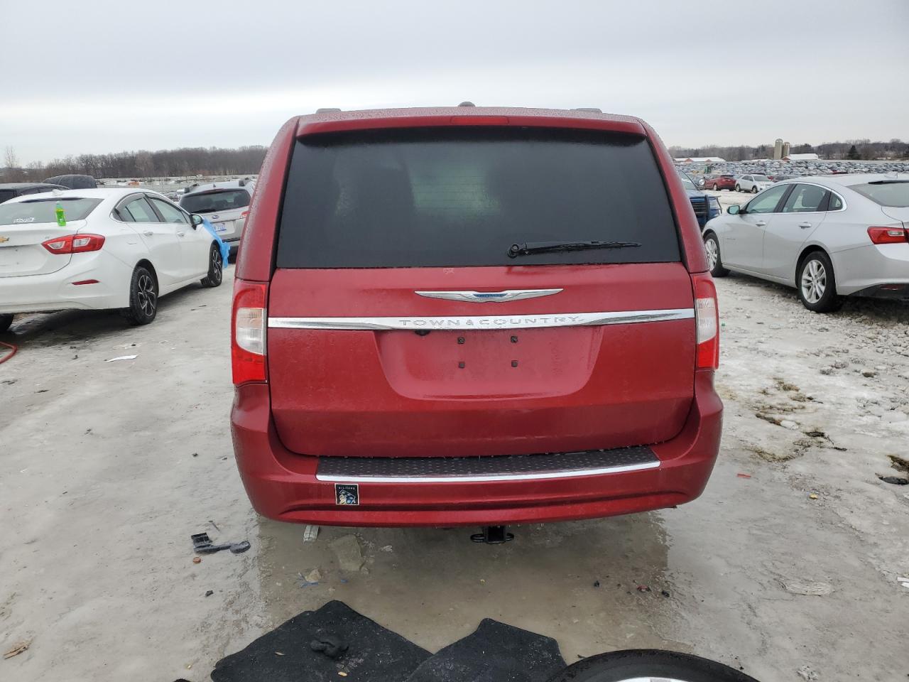 2016 Chrysler Town & Country VIN 2C4RC1BG2GR149850 Copart auction photo, front end / side damage thumbnail 6