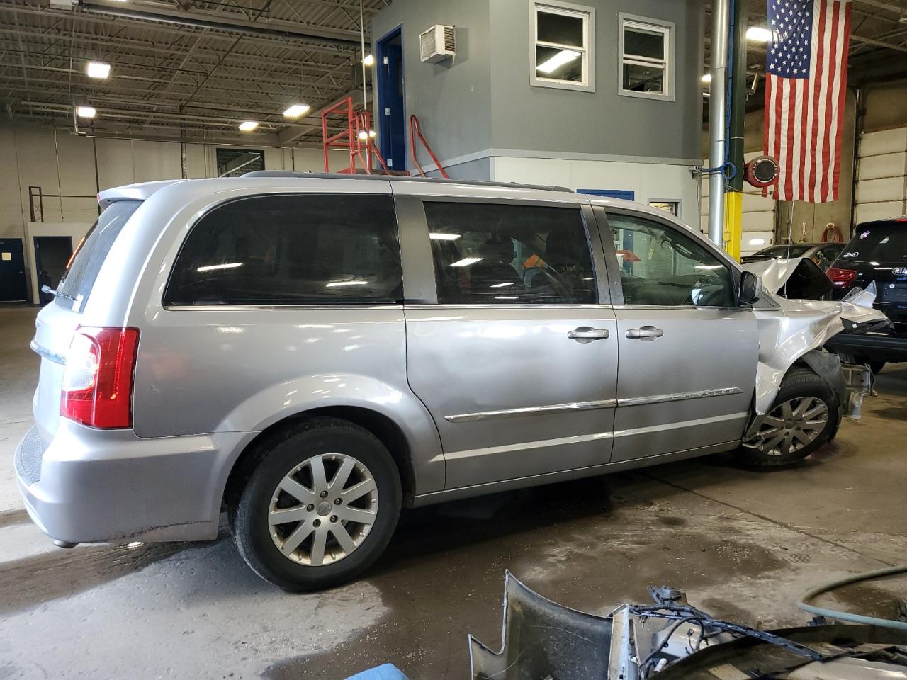 2015 Chrysler Town & Country VIN 2C4RC1BG9FR626465 Copart auction photo, front end damage thumbnail 3