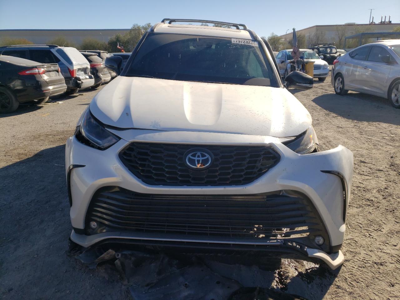 2022 Toyota Highlander VIN 5TDJZRAH8NS099982 Copart auction photo, front end / side damage thumbnail 5