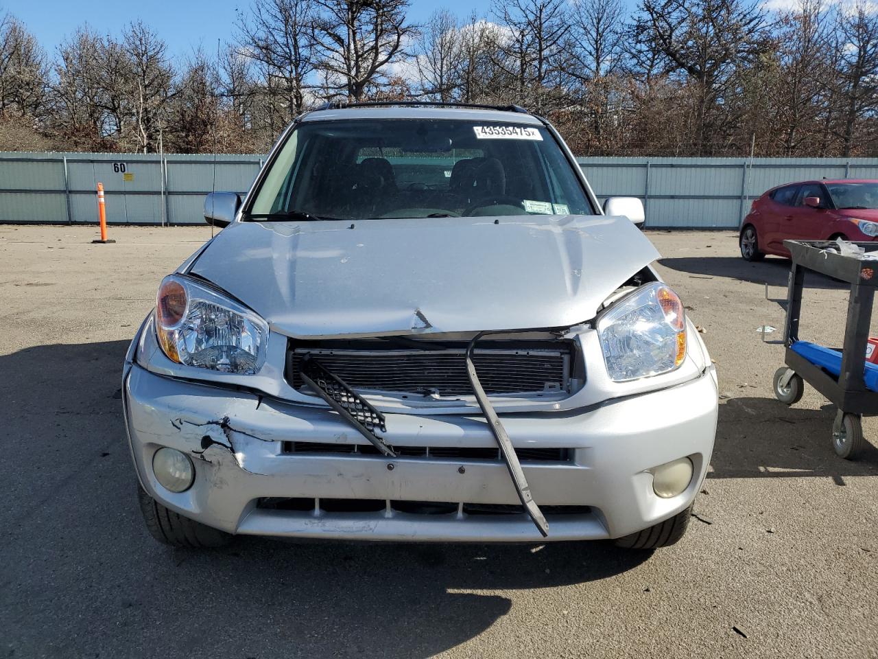 2005 Toyota RAV 4 VIN JTEHD20V156045432 Copart auction photo, front end / minor dent/scratches damage thumbnail 5