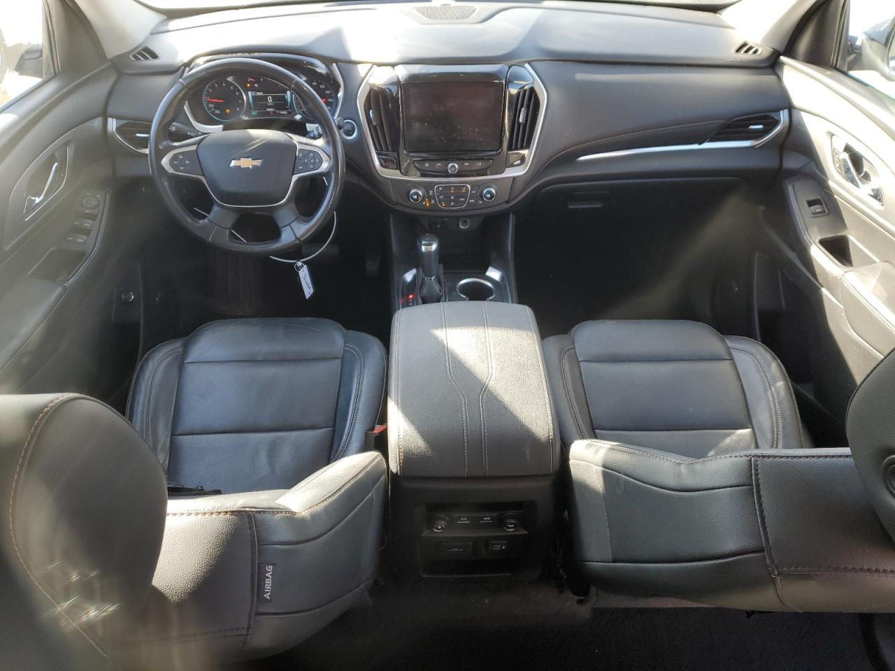 2019 Chevrolet Traverse VIN 1GNERHKW0KJ224448 Copart auction photo, front end / top/roof damage thumbnail 8