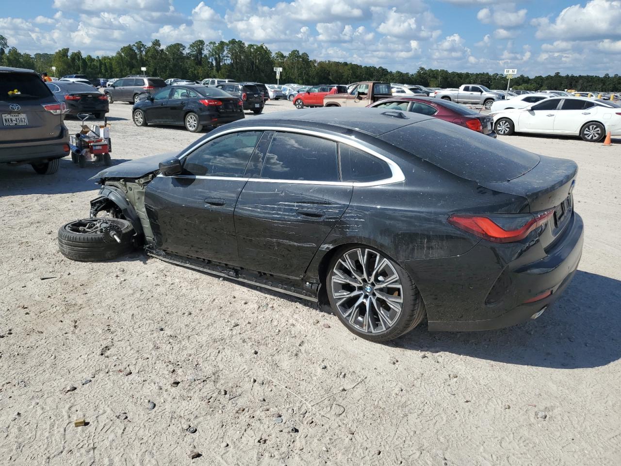 2024 BMW 4er VIN WBA63AV06RFR10405 Copart auction photo, front end damage thumbnail 2