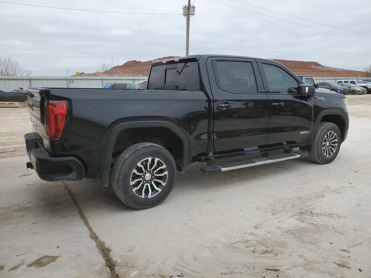2021 GMC Sierra VIN 3GTP9EED7MG348098 Copart auction photo, normal wear / minor dent/scratches damage thumbnail 3