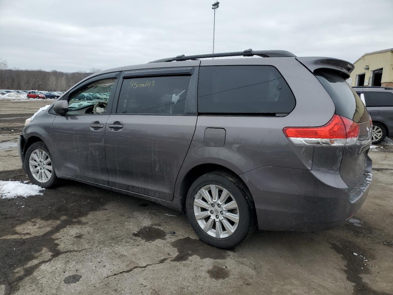 2014 Toyota Sienna VIN 5TDJK3DC7ES080504 Copart auction photo, front end / minor dent/scratches damage thumbnail 2