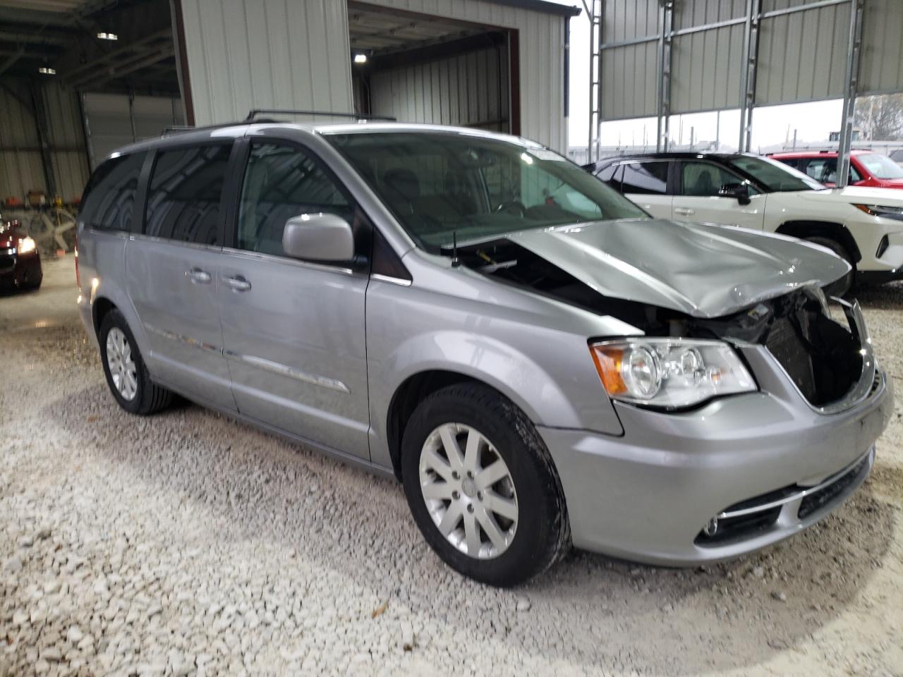 2016 Chrysler Town & Country VIN 2C4RC1BG3GR295433 Copart auction photo, front end / minor dent/scratches damage thumbnail 4