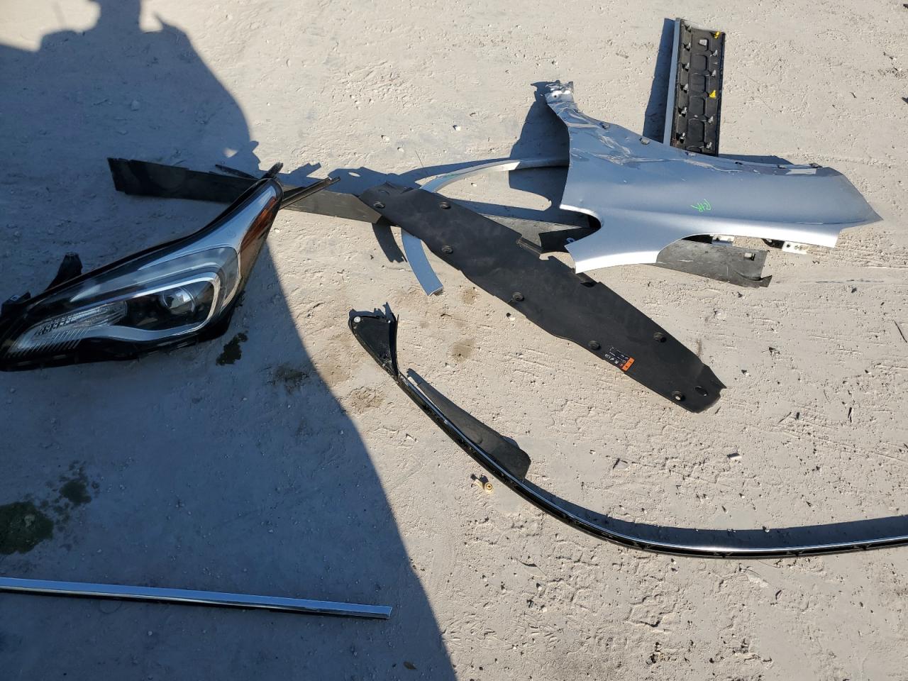 2019 Buick Envision VIN LRBFX2SA5KD002294 Copart auction photo, front end / minor dent/scratches damage thumbnail 13