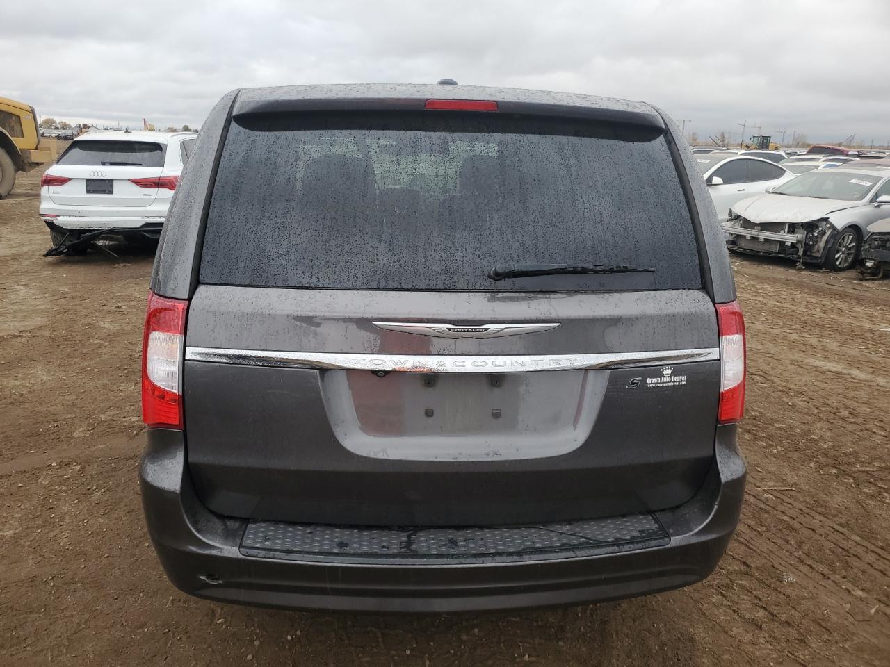 2015 Chrysler Town & Country VIN 2C4RC1HG5FR699937 Copart auction photo, front end damage thumbnail 6