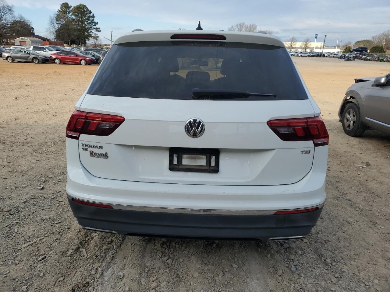 2018 Volkswagen Tiguan VIN 3VV3B7AX8JM214679 Copart auction photo, front end / side damage thumbnail 6