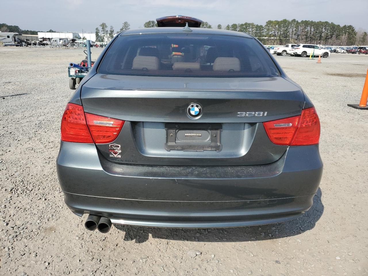 2011 BMW 3er VIN WBAPK5G59BNN28243 Copart auction photo, front end / mechanical damage thumbnail 6