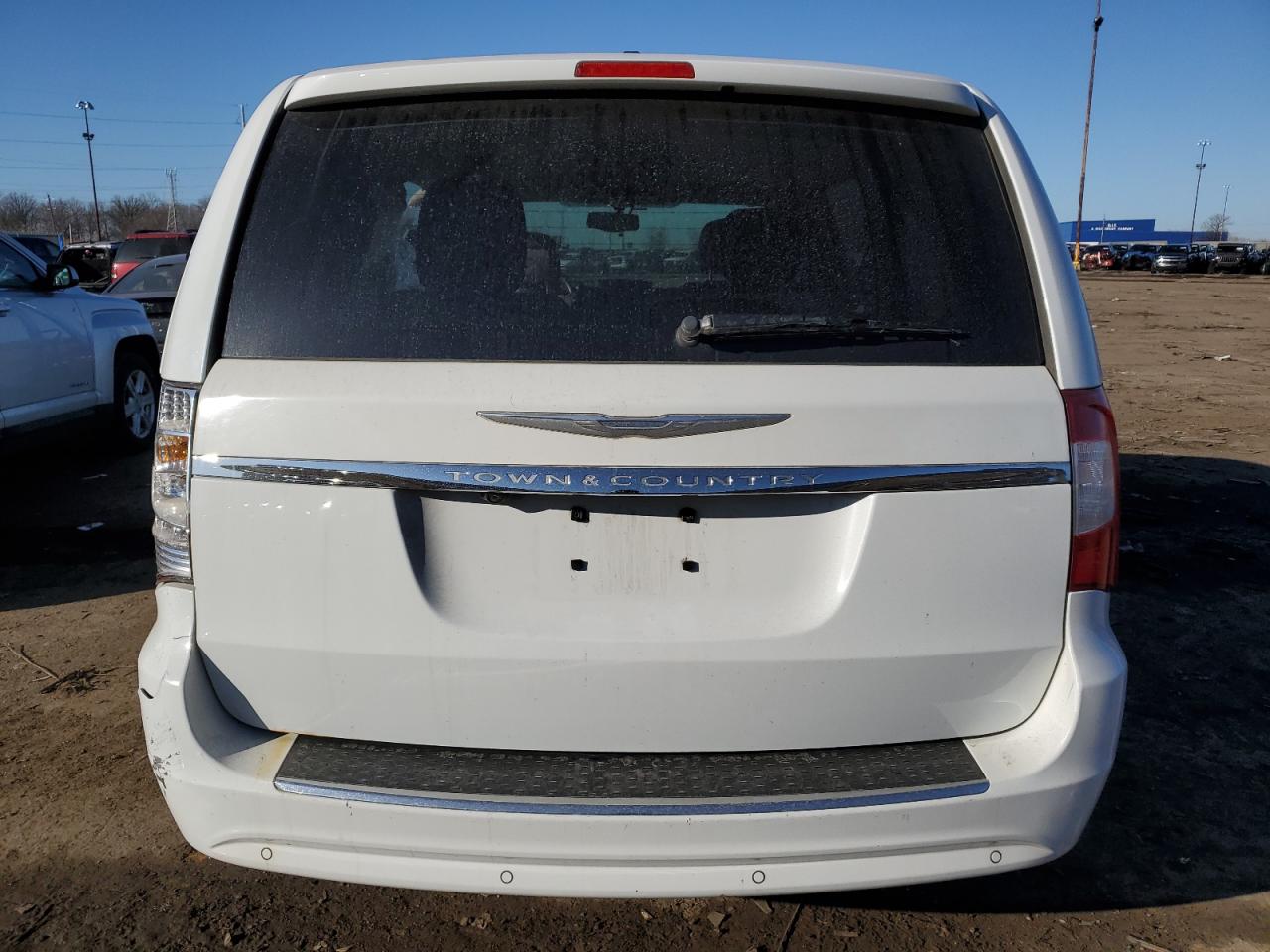 2015 Chrysler Town & Country VIN 2C4RC1CG4FR561930 Copart auction photo, all over damage thumbnail 6