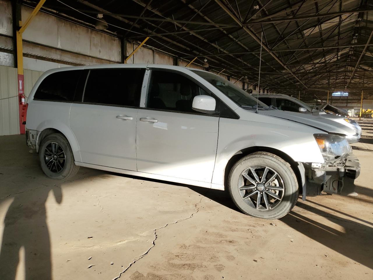 2018 Dodge Caravan VIN 2C4RDGBG7JR153724 Copart auction photo, rear end / front end damage thumbnail 4