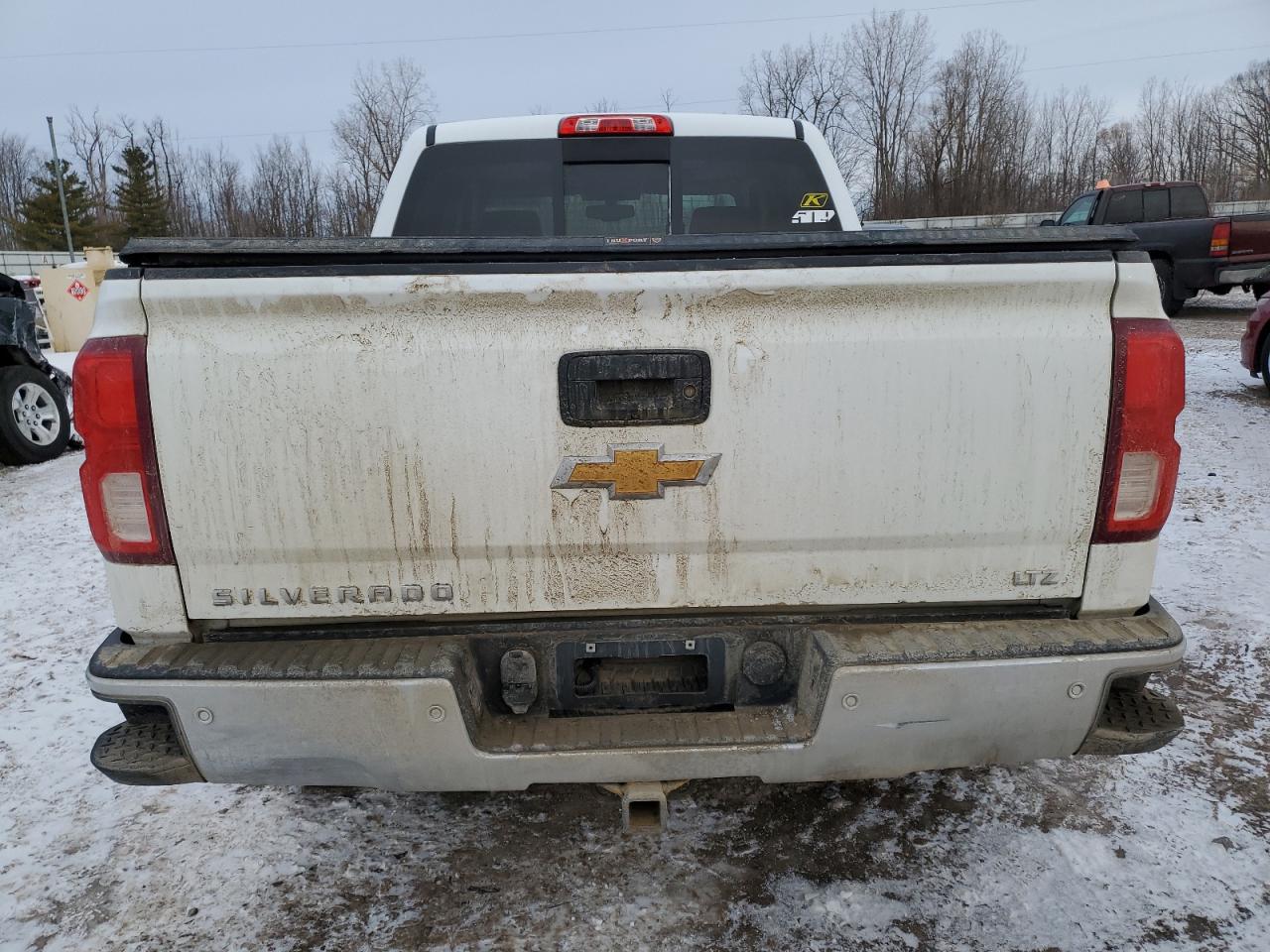 2017 Chevrolet Silverado VIN 3GCUKSEC4HG252979 Copart auction photo, front end / minor dent/scratches damage thumbnail 6