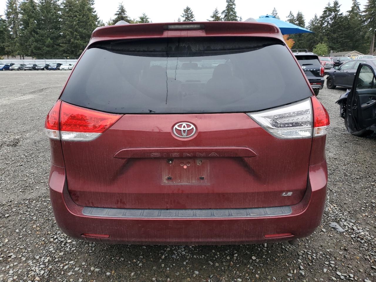 2014 Toyota Sienna VIN 5TDKK3DC0ES469828 Copart auction photo, front end damage thumbnail 6