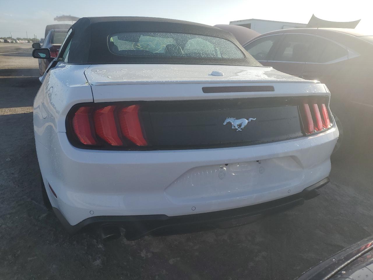 2021 Ford Mustang VIN 1FATP8UH5M5109897 Copart auction photo, water/flood damage thumbnail 6