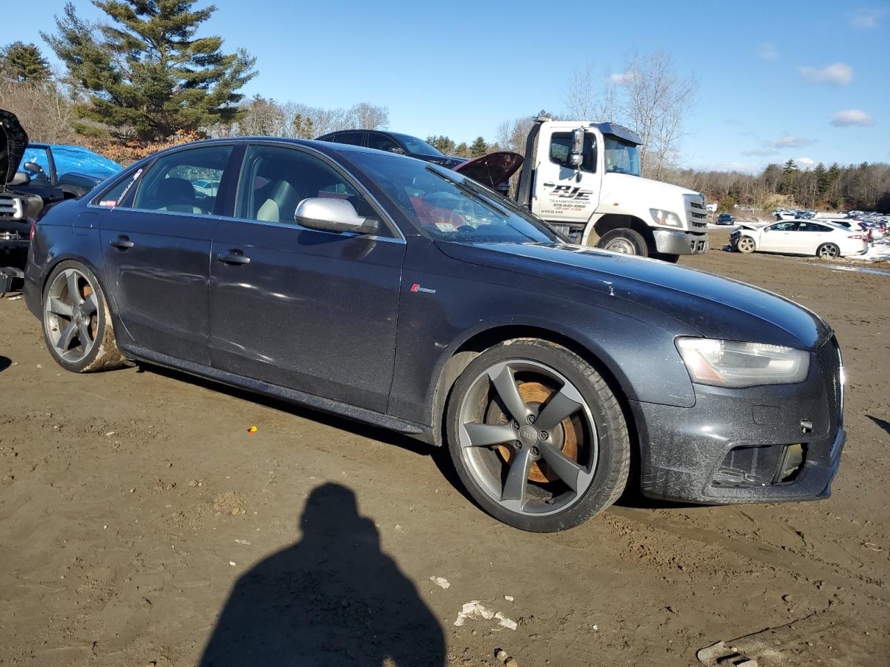2013 Audi RS4 VIN WAUBGAFL0DA122558 Copart auction photo, side / rear end damage thumbnail 4