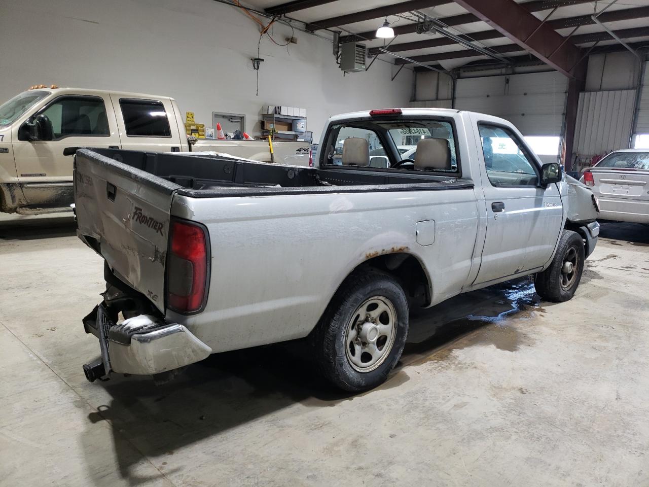 2000 Nissan Navara (Frontier) VIN 1N6DD21S1YC392012 Copart auction photo, rear end / front end damage thumbnail 3